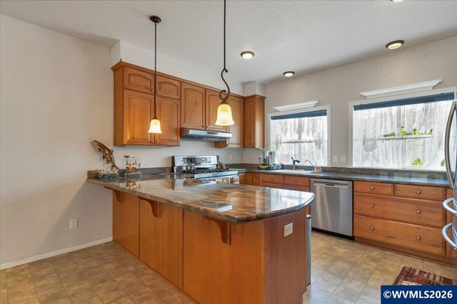 955 Pinehurst Ln NE, Keizer, OR 97303