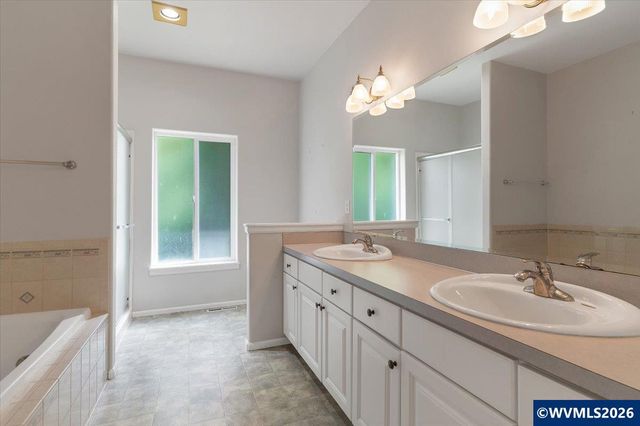 955 Pinehurst Ln NE, Keizer, OR 97303
