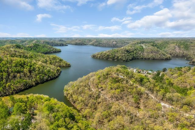 29 Poplar Point Rd, Sparta, TN 38583