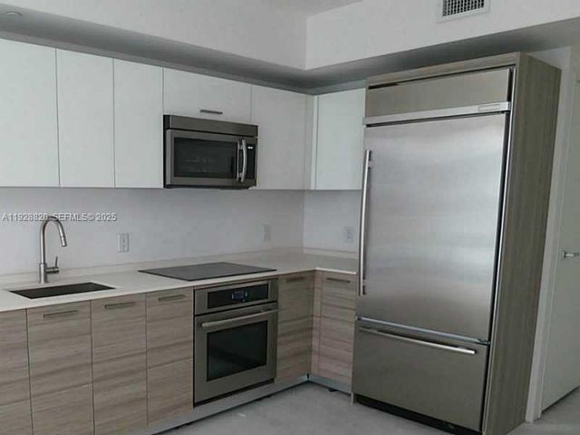 1300 BRICKELL BAY DR 1100, Miami, FL 33131