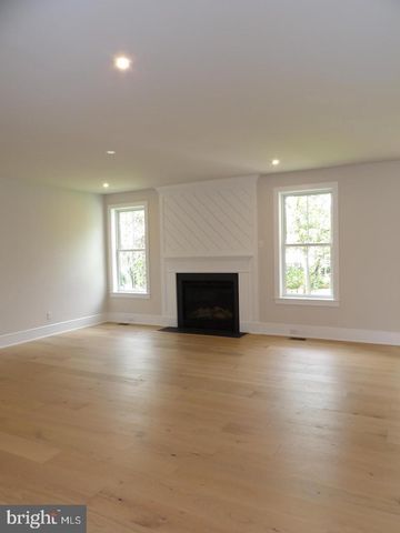 2 ANGLESEY LN, Upper Gwynedd, PA 19446