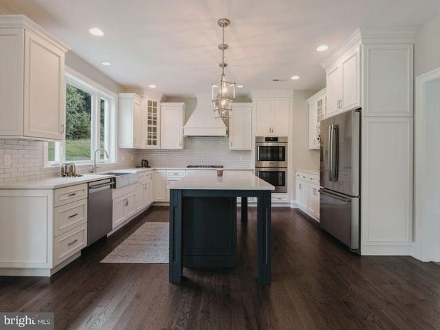 2 ANGLESEY LN, Upper Gwynedd, PA 19446