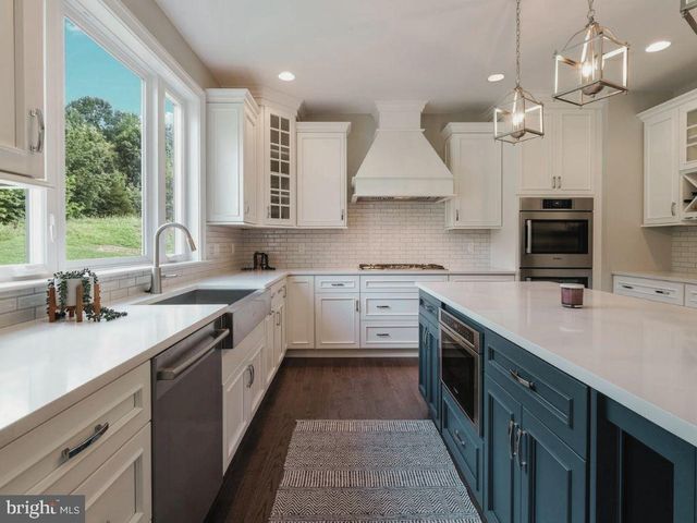 2 ANGLESEY LN, Upper Gwynedd, PA 19446