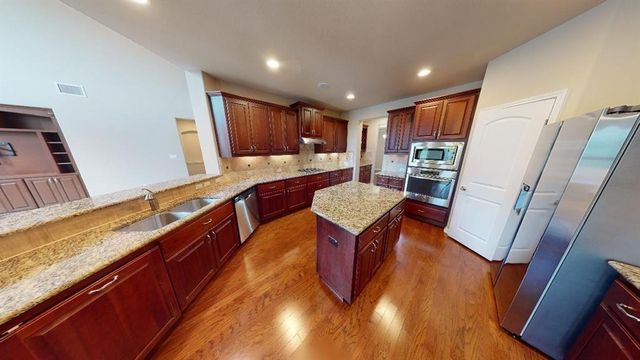 5705 Lipan Apache BND, Austin, TX 78738