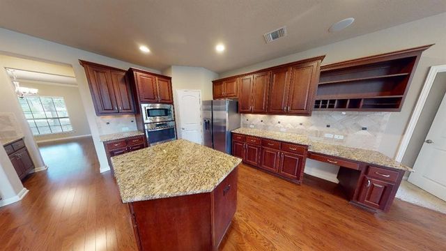 5705 Lipan Apache BND, Austin, TX 78738