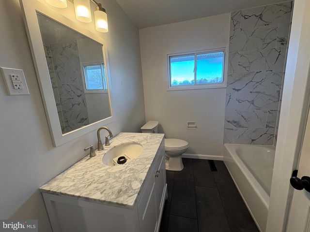 18 CROSSWICKS CHESTERFIELD RD, Crosswicks, NJ 08515