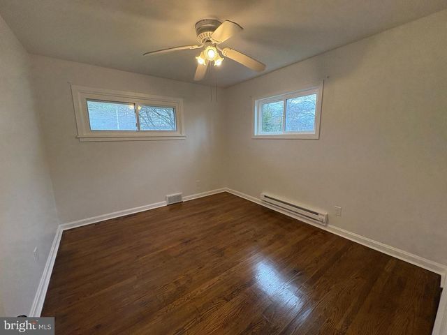 18 CROSSWICKS CHESTERFIELD RD, Crosswicks, NJ 08515