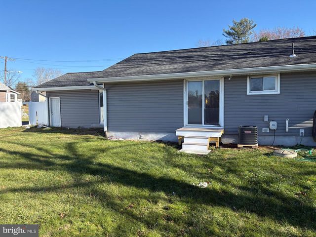 18 CROSSWICKS CHESTERFIELD RD, Crosswicks, NJ 08515