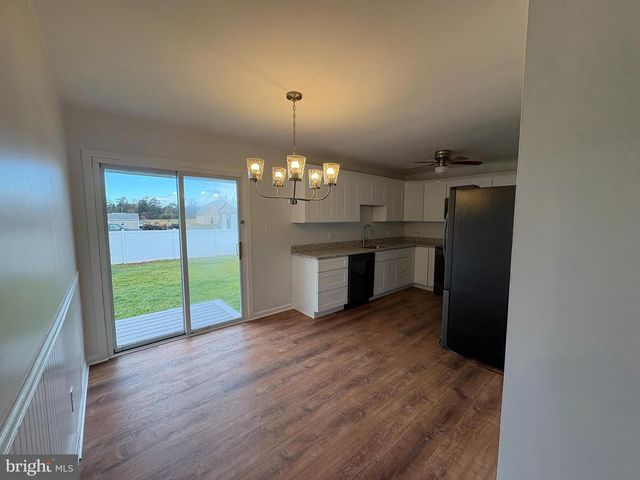 18 CROSSWICKS CHESTERFIELD RD, Crosswicks, NJ 08515