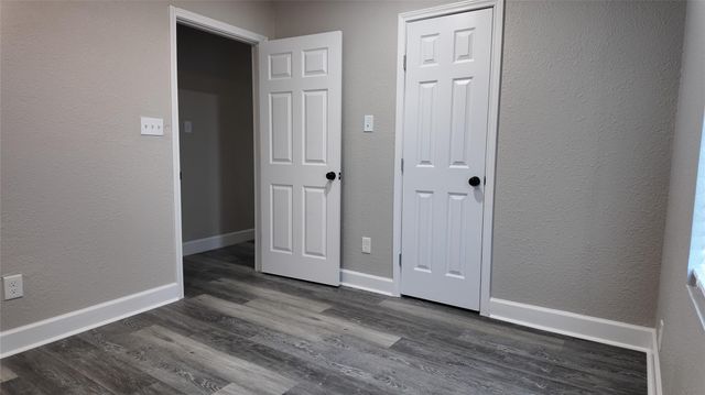 917 Temple Drive, Hitchcock, TX 77563