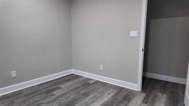 917 Temple Drive, Hitchcock, TX 77563