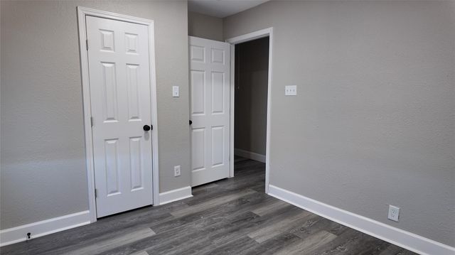 917 Temple Drive, Hitchcock, TX 77563