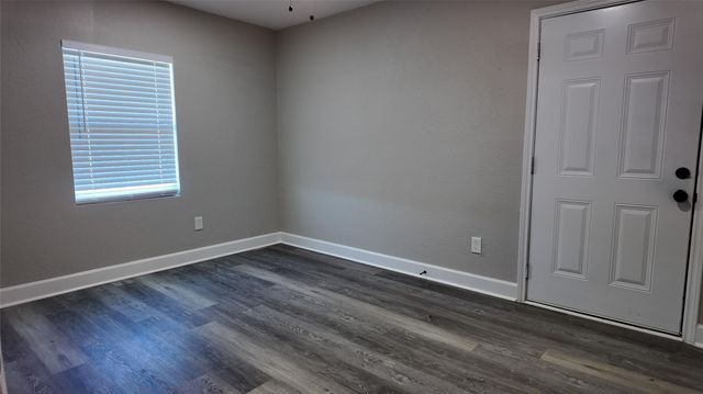 917 Temple Drive, Hitchcock, TX 77563