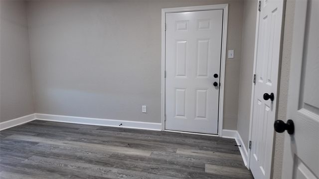 917 Temple Drive, Hitchcock, TX 77563