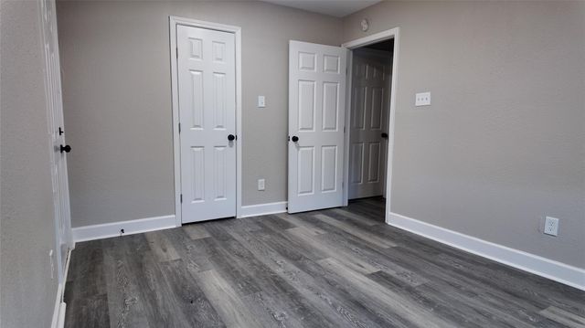 917 Temple Drive, Hitchcock, TX 77563