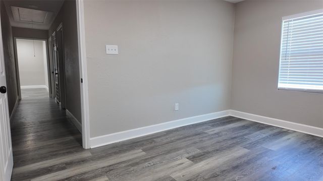 917 Temple Drive, Hitchcock, TX 77563