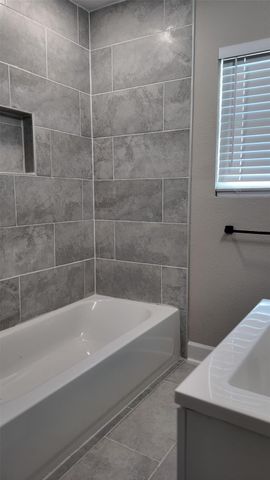 917 Temple Drive, Hitchcock, TX 77563