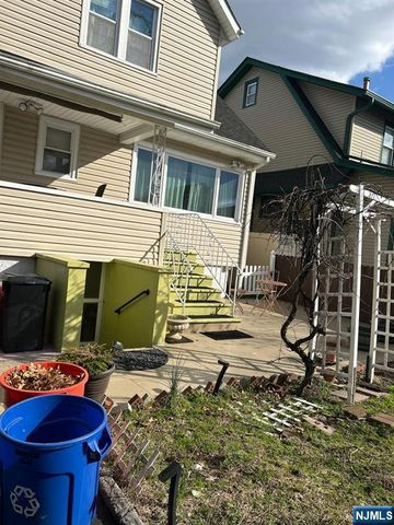 521 Olympia Avenue, Cliffside Park, NJ 07010