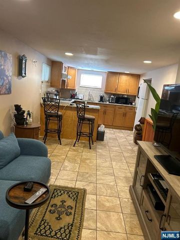 521 Olympia Avenue, Cliffside Park, NJ 07010