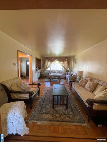 521 Olympia Avenue, Cliffside Park, NJ 07010