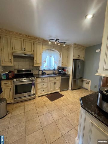 521 Olympia Avenue, Cliffside Park, NJ 07010