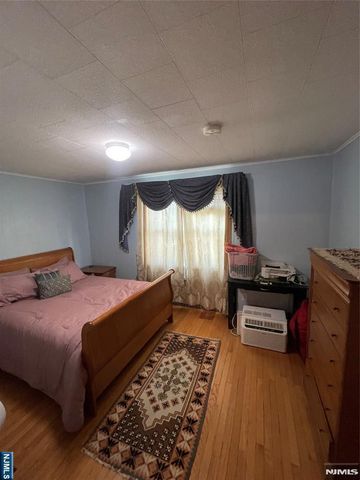 521 Olympia Avenue, Cliffside Park, NJ 07010