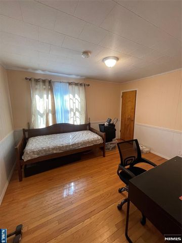 521 Olympia Avenue, Cliffside Park, NJ 07010
