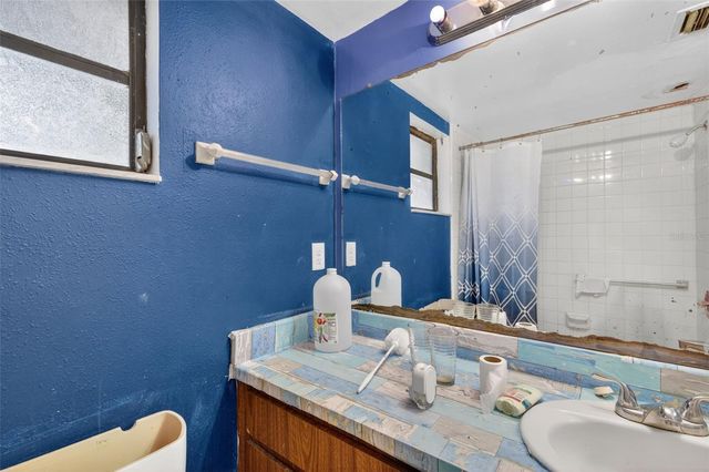 260 13TH STREET N, St Petersburg, FL 33705