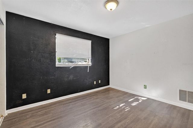 260 13TH STREET N, St Petersburg, FL 33705