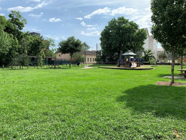 5231 Lillian Street, Houston, TX 77007