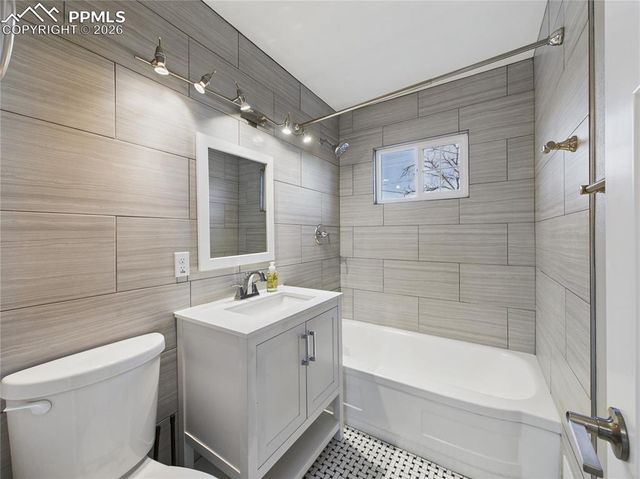 2727 Denver Boulevard, Pueblo, CO 81003