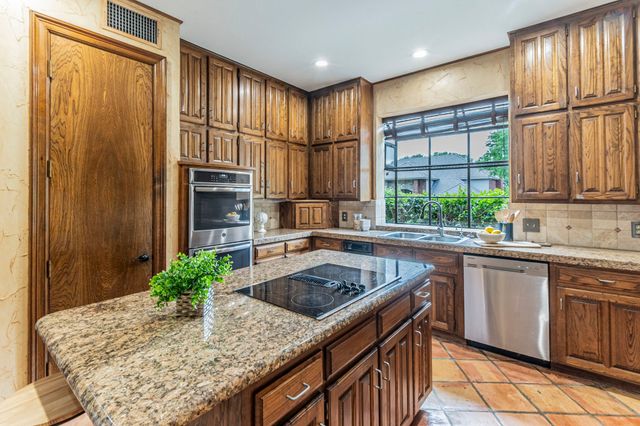 2714 Ridge Top Lane, Arlington, TX 76006