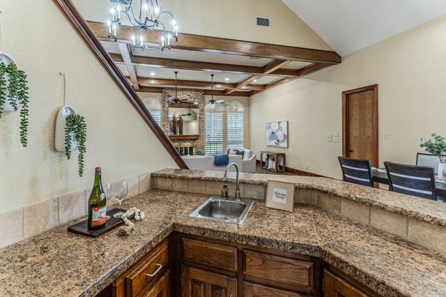 2714 Ridge Top Lane, Arlington, TX 76006