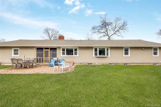 22 Wiggins Street, Ronkonkoma, NY 11779