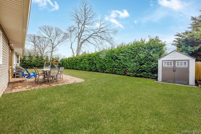 22 Wiggins Street, Ronkonkoma, NY 11779