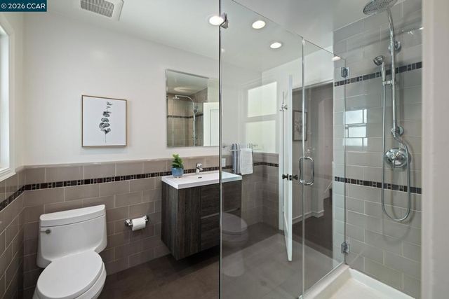 6008 Chelton Dr, Oakland, CA 94611