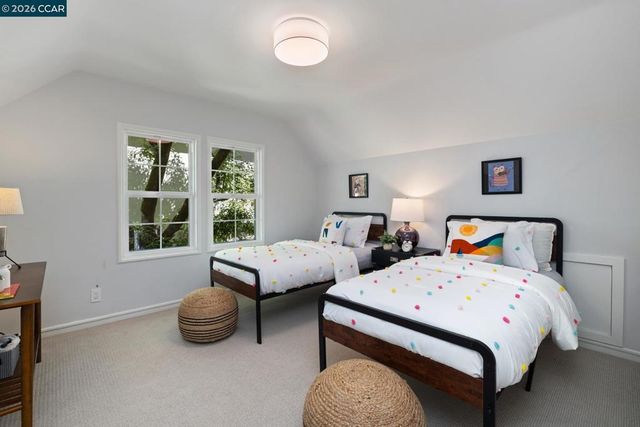 6008 Chelton Dr, Oakland, CA 94611