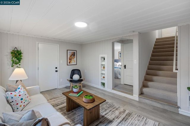 6008 Chelton Dr, Oakland, CA 94611