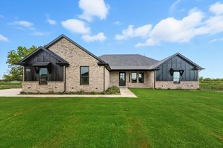 8775 Kassandra Drive, Sanger, TX 76266