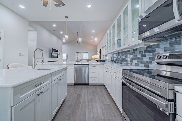 11 & 12 Bayview Loop, Rockport, TX 78382