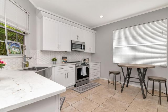 1992 FIESTA RIDGE COURT, Tampa, FL 33604