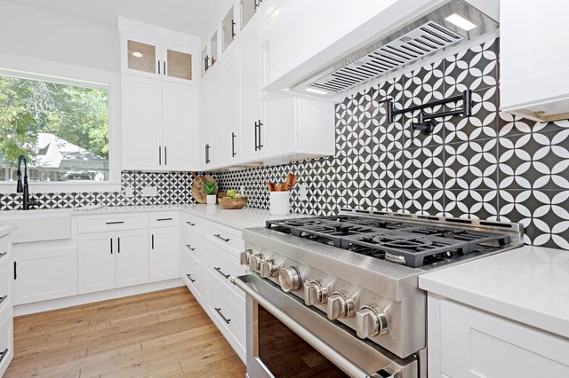 418 W 4th Street, Justin, TX 76247