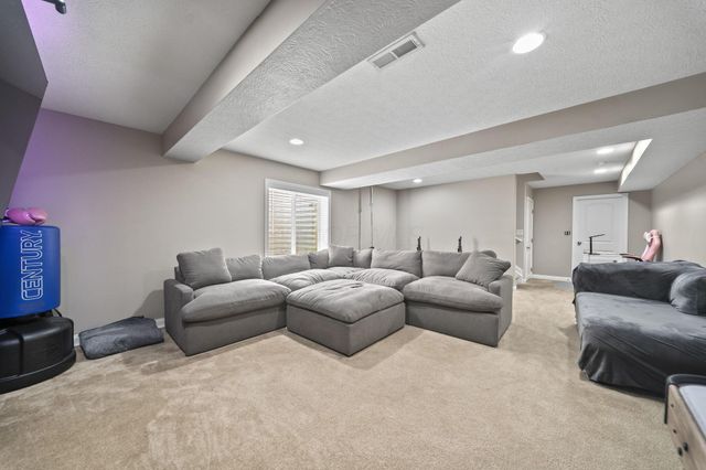 100 Bradley Court, 591, Pickerington, OH 43147