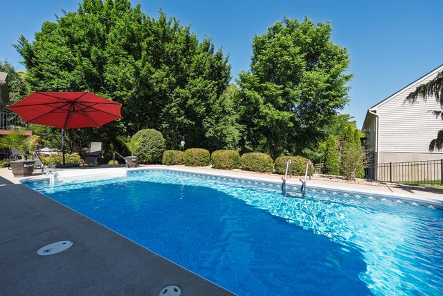 2097 Glenview Drive, Hebron, KY 41048