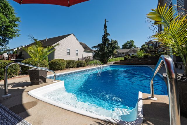 2097 Glenview Drive, Hebron, KY 41048