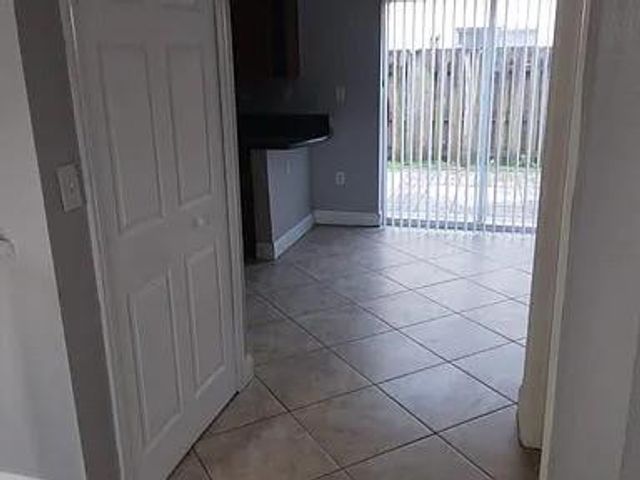 18003 NW 74 Path 18003, Hialeah, FL 33015