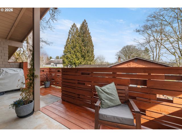 15330 Nw OAKHILLS Dr, Beaverton, OR 97006