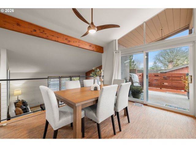 15330 Nw OAKHILLS Dr, Beaverton, OR 97006