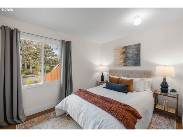 15330 Nw OAKHILLS Dr, Beaverton, OR 97006