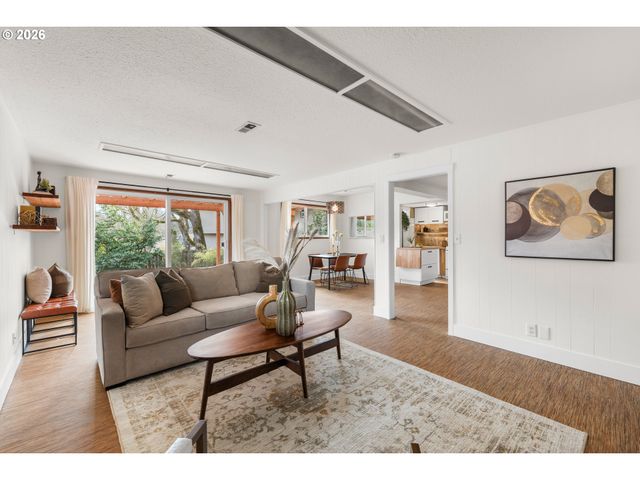 15330 Nw OAKHILLS Dr, Beaverton, OR 97006